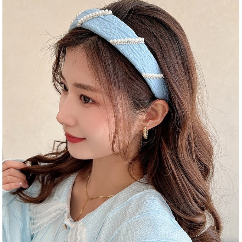 Mesh Pearl Small Flower Hair Bands, Beautifully Crafted with Pearl Embellishments and Small Floral Design for a Graceful, Elegant Style