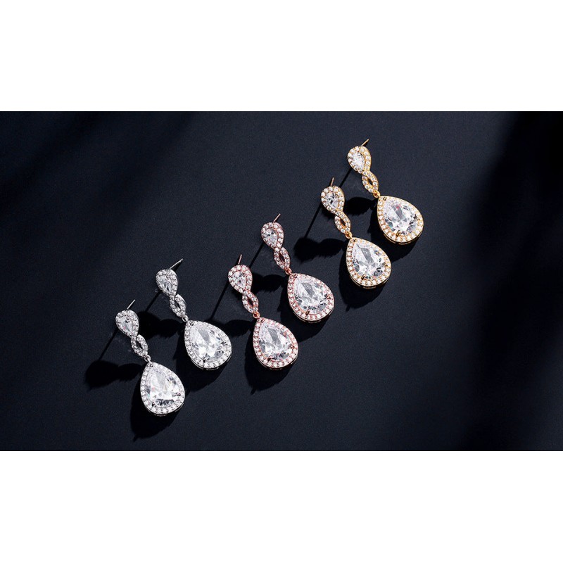 Elegant Drop-shaped Earrings – A Timeless Statement of Grace and Sophistication