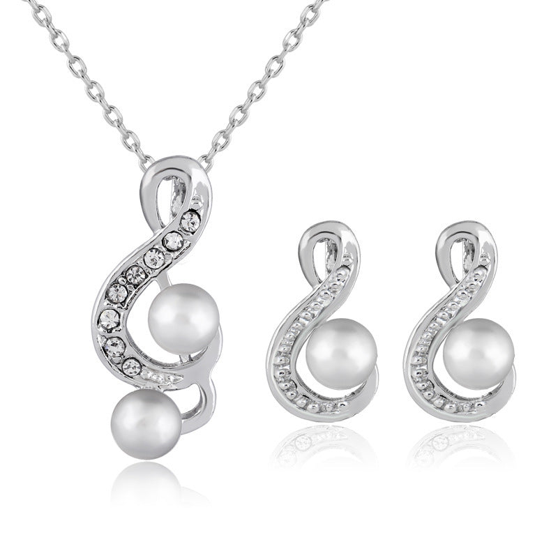 Fashion Pearl Pendant Necklace, Timeless Elegance with Lustrous Pearl and Delicate Chain for a Sophisticated and Versatile Look