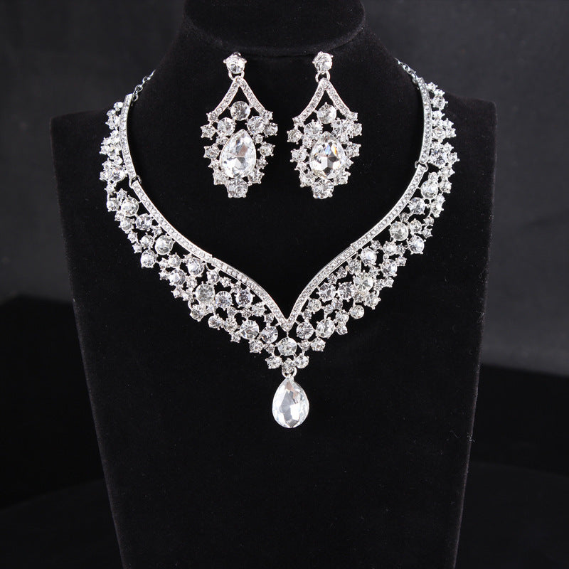 Gleam Charm Earrings and Necklace Set, Radiant Design with Sparkling Crystals for a Timeless and Elegant