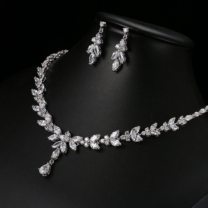 Stunning Jewelry Collection with Elegant Designs and Sparkling Details, Perfect for Adding Luxury and Glamour to Any Look