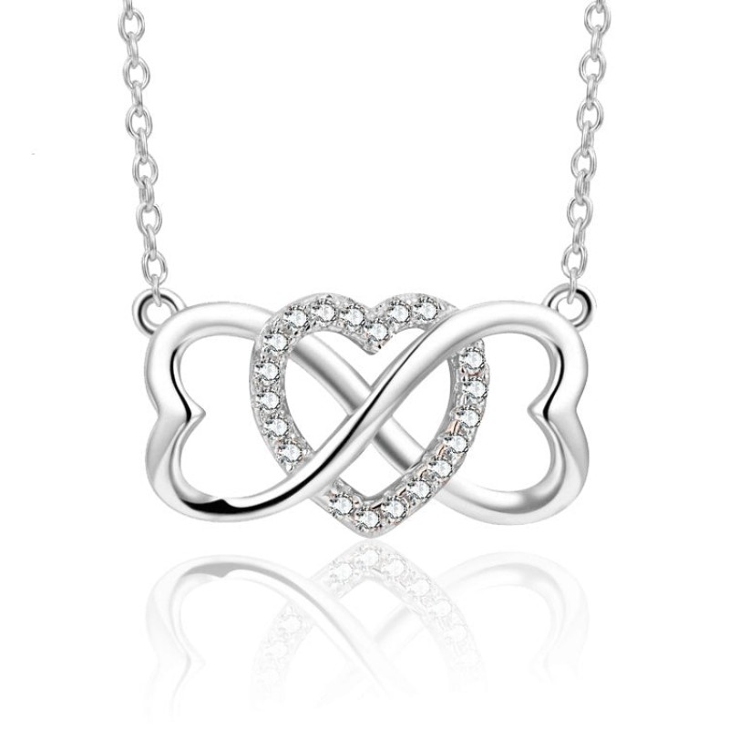 Elegant Jewelry Featuring a Heart-Shaped Pendant to Symbolize Love and Affection, Perfect for Expressing Emotions on Any Special Occasion