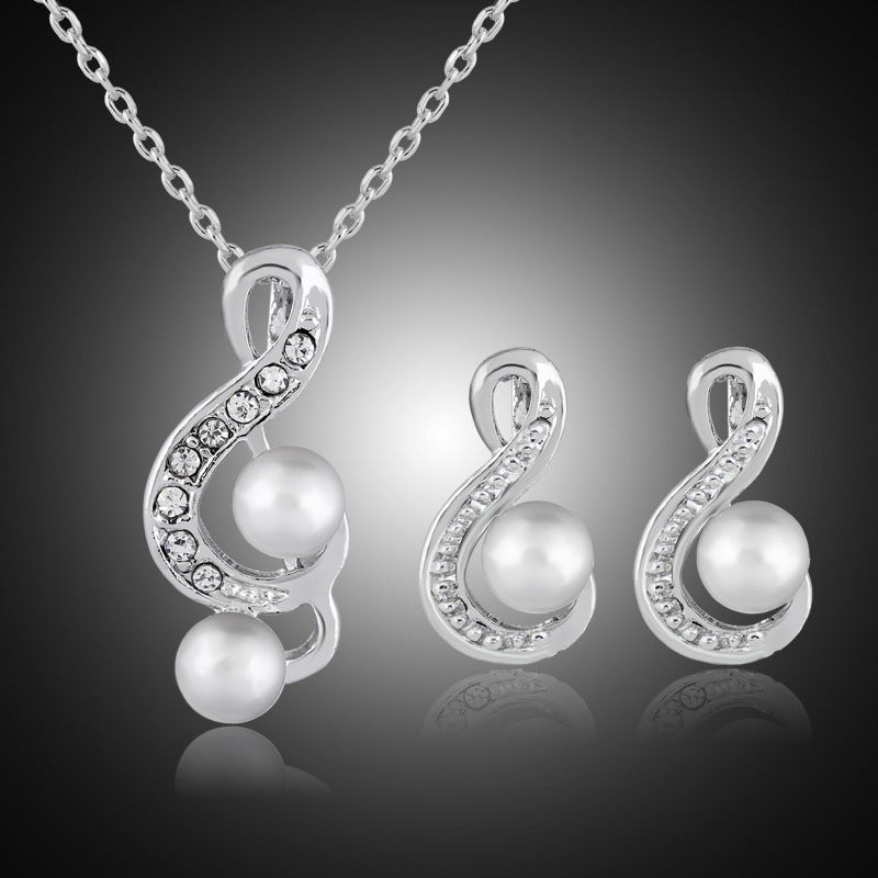 Fashion Pearl Pendant Necklace, Timeless Elegance with Lustrous Pearl and Delicate Chain for a Sophisticated and Versatile Look