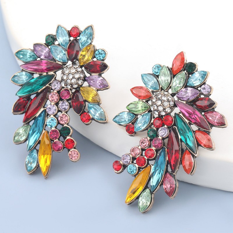 Elegant Rhinestone Flower Earrings Gold-Plated Design with Diamond Processing and Alloy Inlaid Artificial Gems