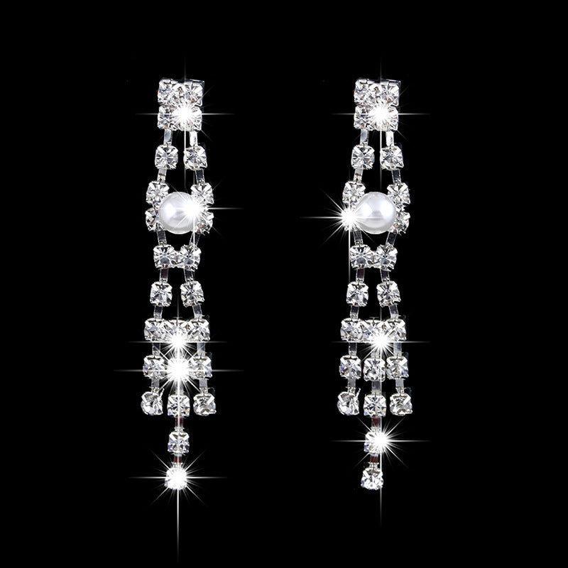 A Gorgeous Fusion of Lustrous Pearls and Sparkling Rhinestones for Timeless Elegance and Glamour on Every Special Occasion