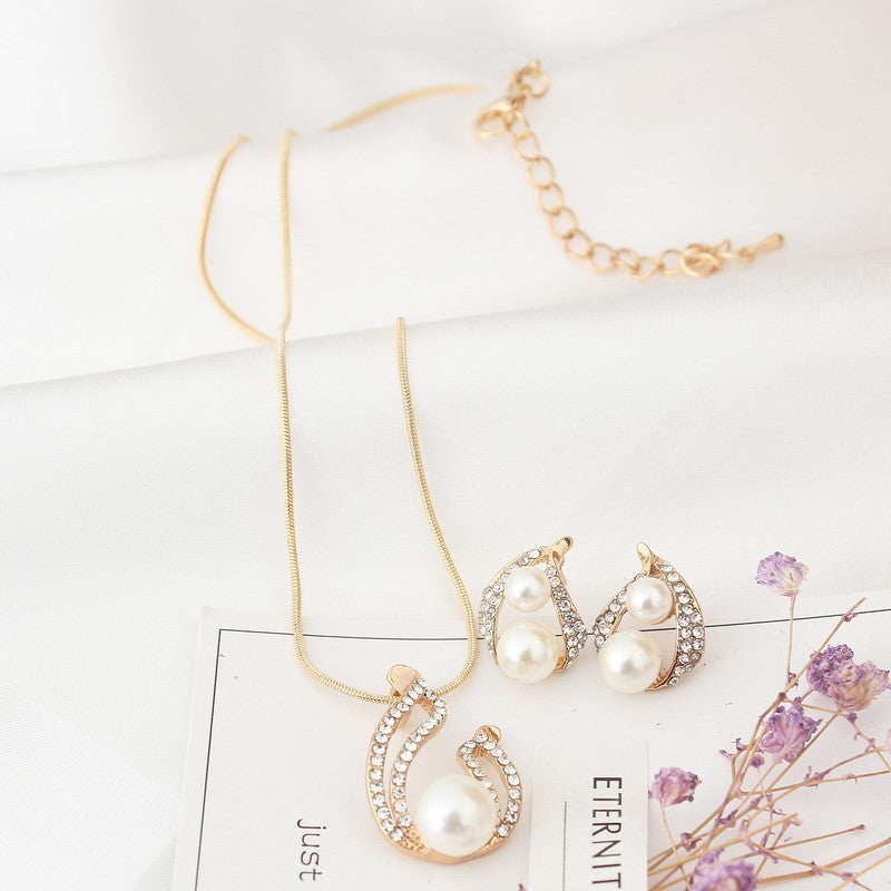 Elegant Collection of Lustrous Pearls with Matching Earrings for Timeless Sophistication and Classic Beauty on Any Special Occasion