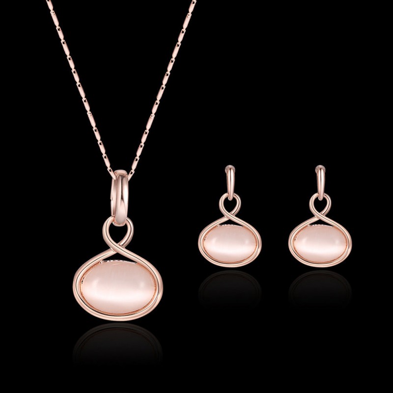 Classic Edge Necklace and Earrings Set – Timeless Fashion Jewelry for Elegant Occasions