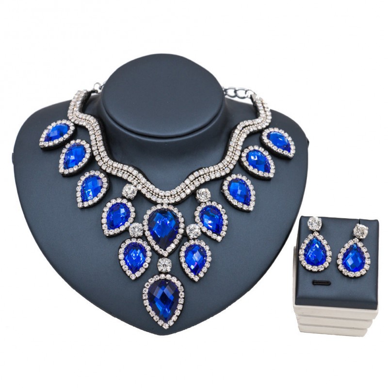 Colorful Exaggerated Statement Necklace – Bold, Vibrant Jewelry for a Fashion-Forward Look