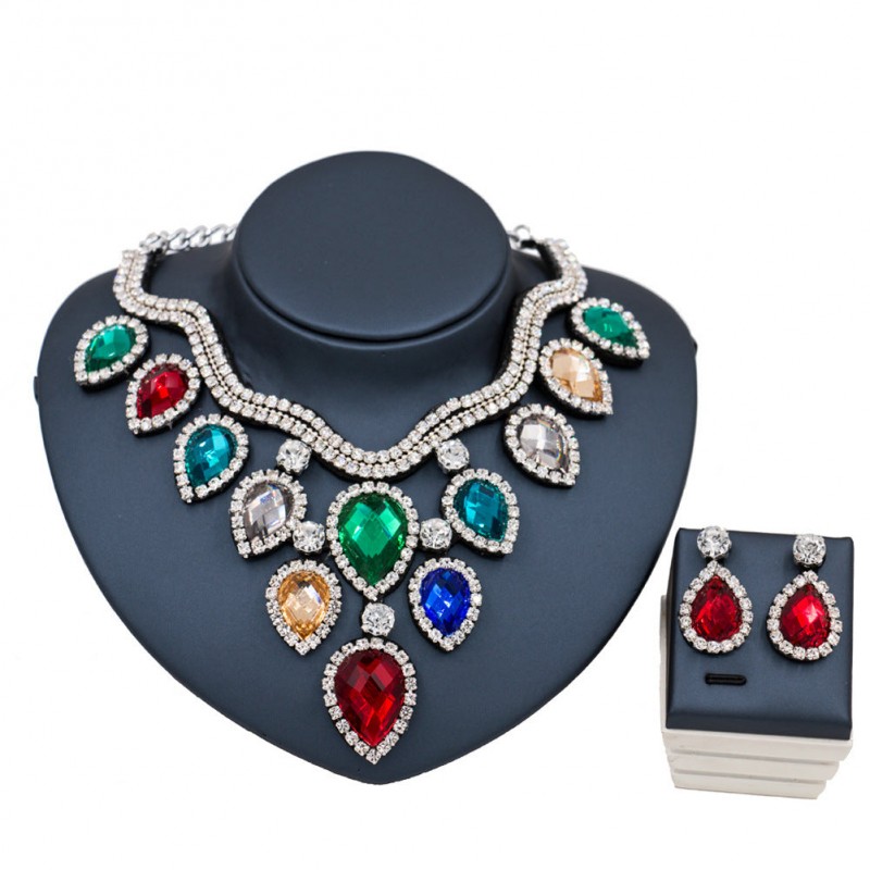 Colorful Exaggerated Statement Necklace – Bold, Vibrant Jewelry for a Fashion-Forward Look