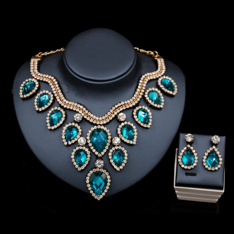 Colorful Exaggerated Statement Necklace – Bold, Vibrant Jewelry for a Fashion-Forward Look