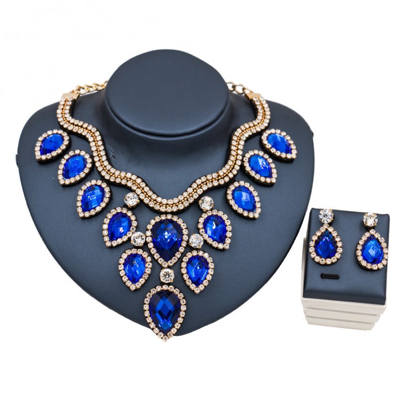 Colorful Exaggerated Statement Necklace – Bold, Vibrant Jewelry for a Fashion-Forward Look