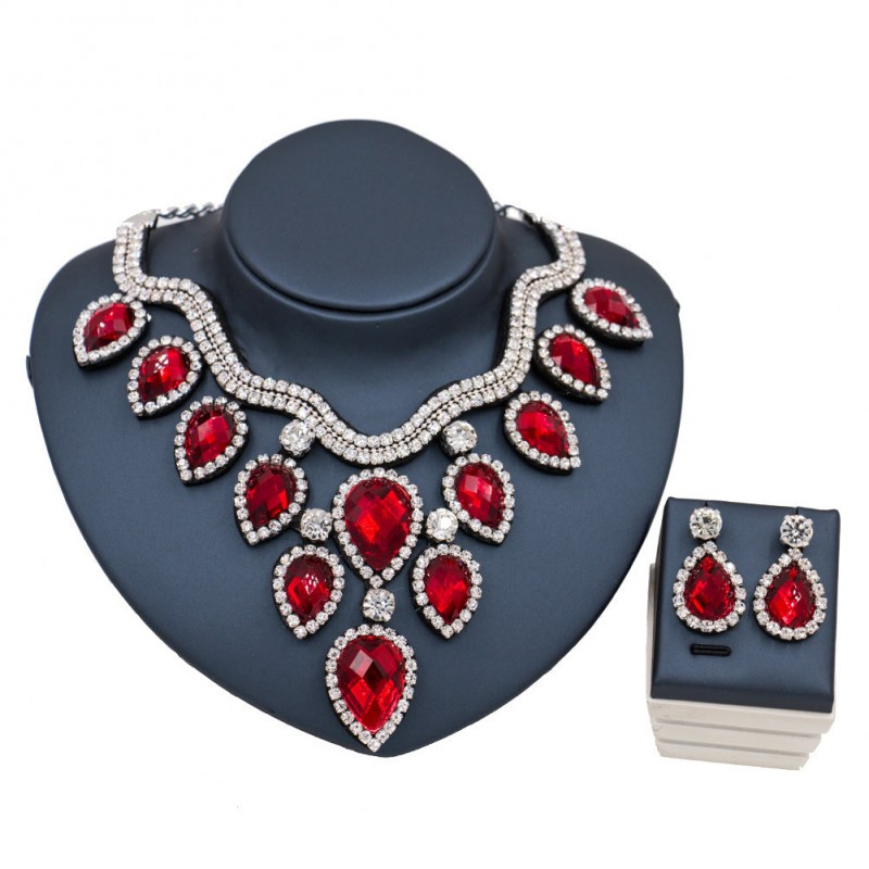 Colorful Exaggerated Statement Necklace – Bold, Vibrant Jewelry for a Fashion-Forward Look