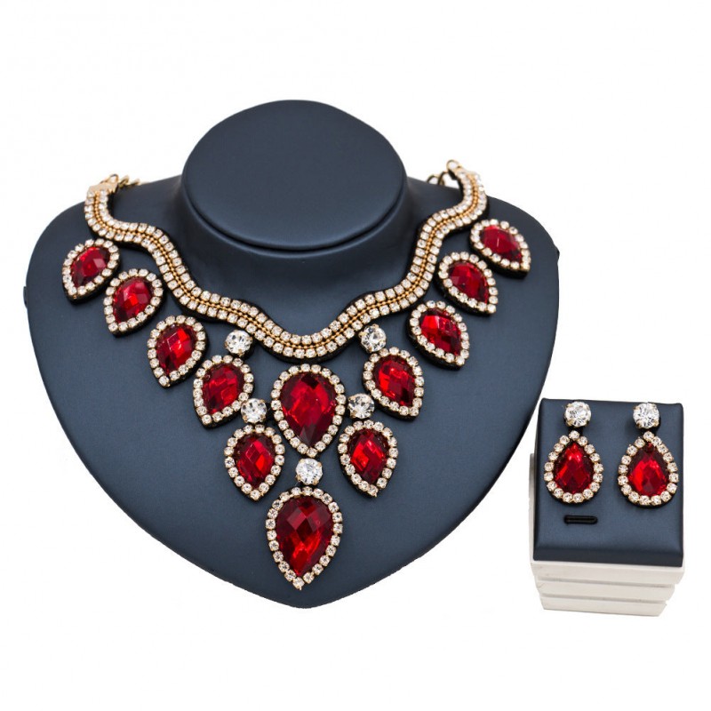 Colorful Exaggerated Statement Necklace – Bold, Vibrant Jewelry for a Fashion-Forward Look