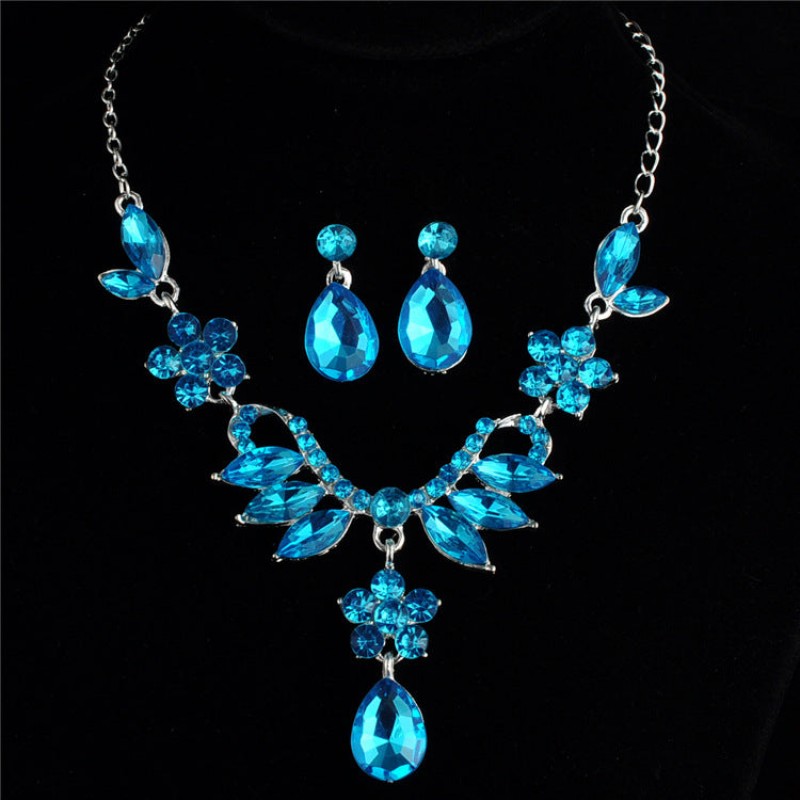 Dazzle Drop Necklace and Earrings Set – Sparkling Crystal Jewelry with Elegant Drop Design for a Glamorous Look