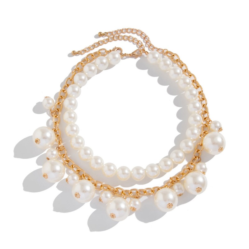 Elegant Jewelry Featuring Delicate Stringed Pearls for a Timeless, Sophisticated Look That Adds Grace and Luxury to Any Outfit