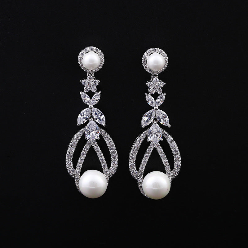 Elegant Pierced Pearl Earrings Korean-Inspired Design with Copper Silver Needle Zircon for a Chic and Timeless Look