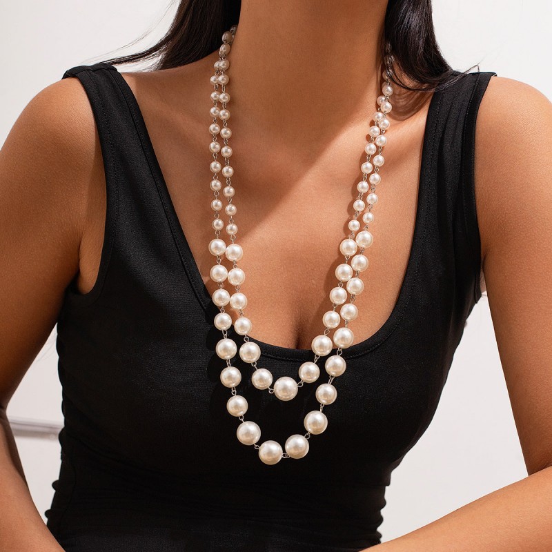 Elegant Jewelry Featuring Dual Lustrous Pearls and Delicate Clavicle Chain, Perfect for Adding Timeless Sophistication to Any Look