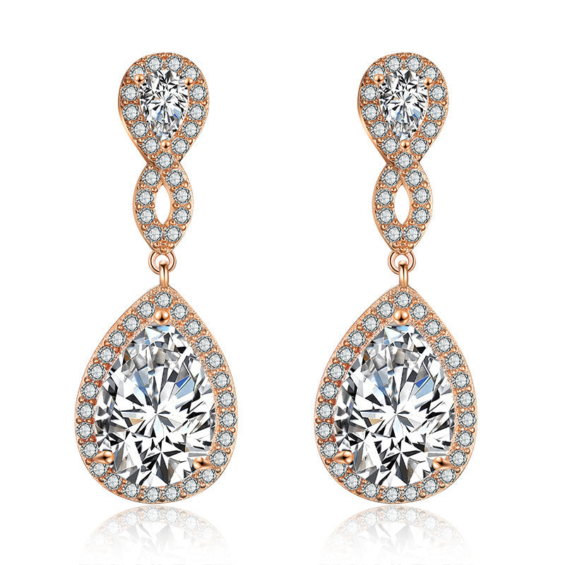 Elegant Drop-shaped Earrings – A Timeless Statement of Grace and Sophistication