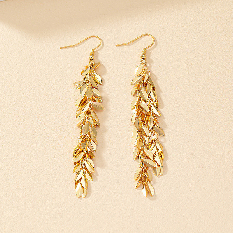 Chic Alloy Leaf-Shaped Earrings Stylish Geometric Design with Nature-Inspired Leaf Details Perfect for Casual and Formal Wear