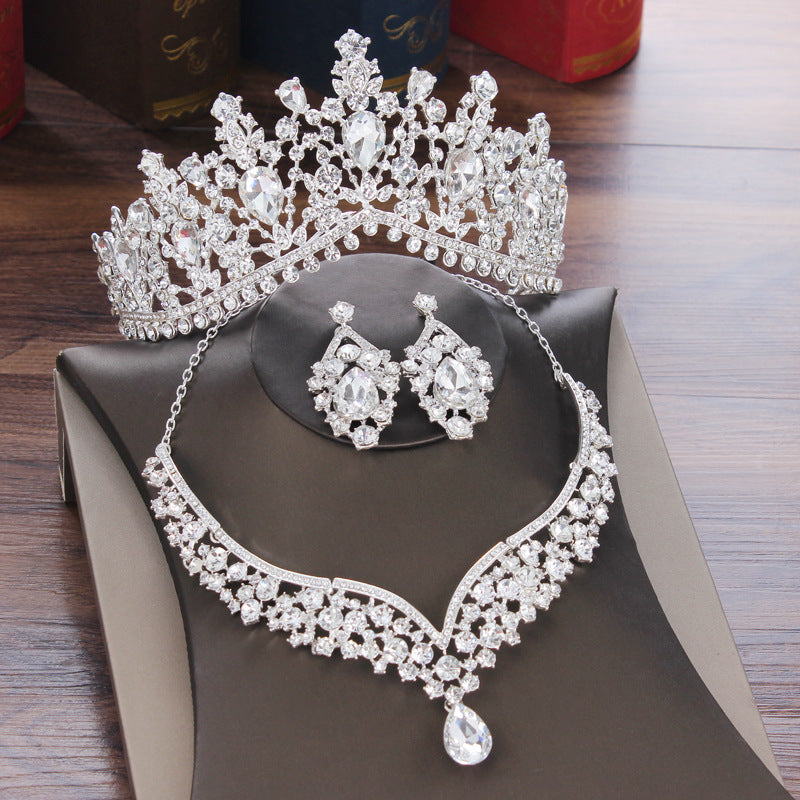 Gleam Charm Earrings and Necklace Set, Radiant Design with Sparkling Crystals for a Timeless and Elegant