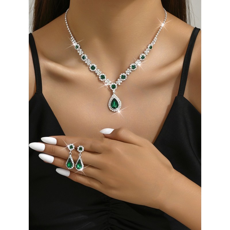 Ethereal Touch Elegant Jewelry Set, Dazzling Crystal Earrings and Necklace for Timeless Sophistication and Grace