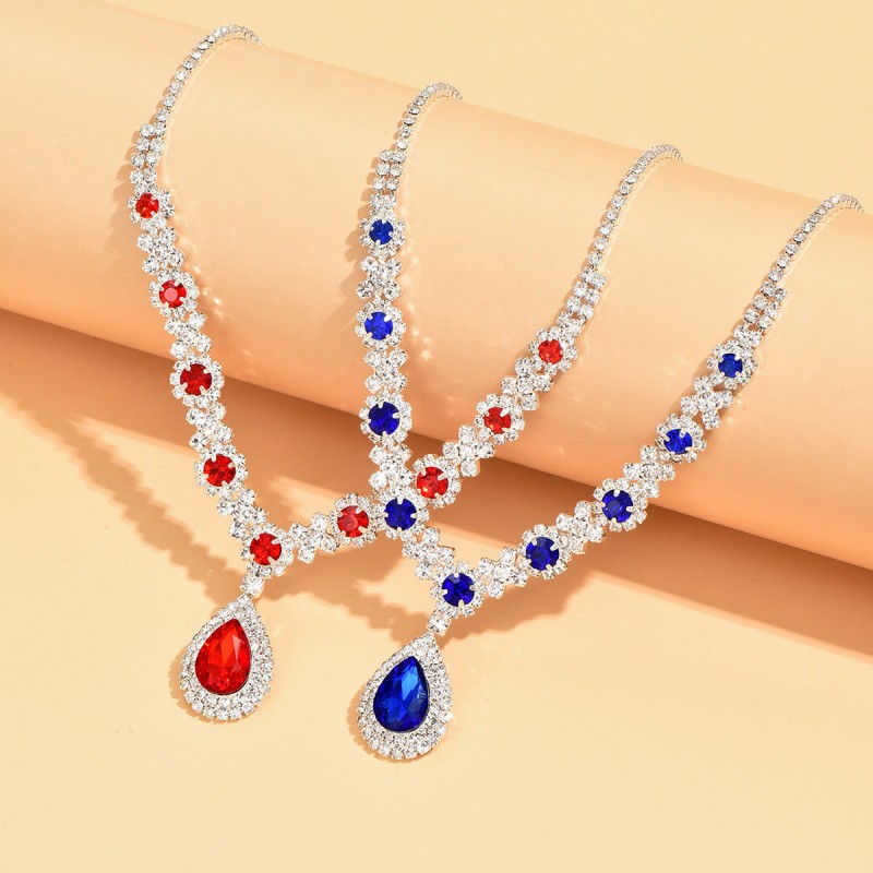 Ethereal Touch Elegant Jewelry Set, Dazzling Crystal Earrings and Necklace for Timeless Sophistication and Grace