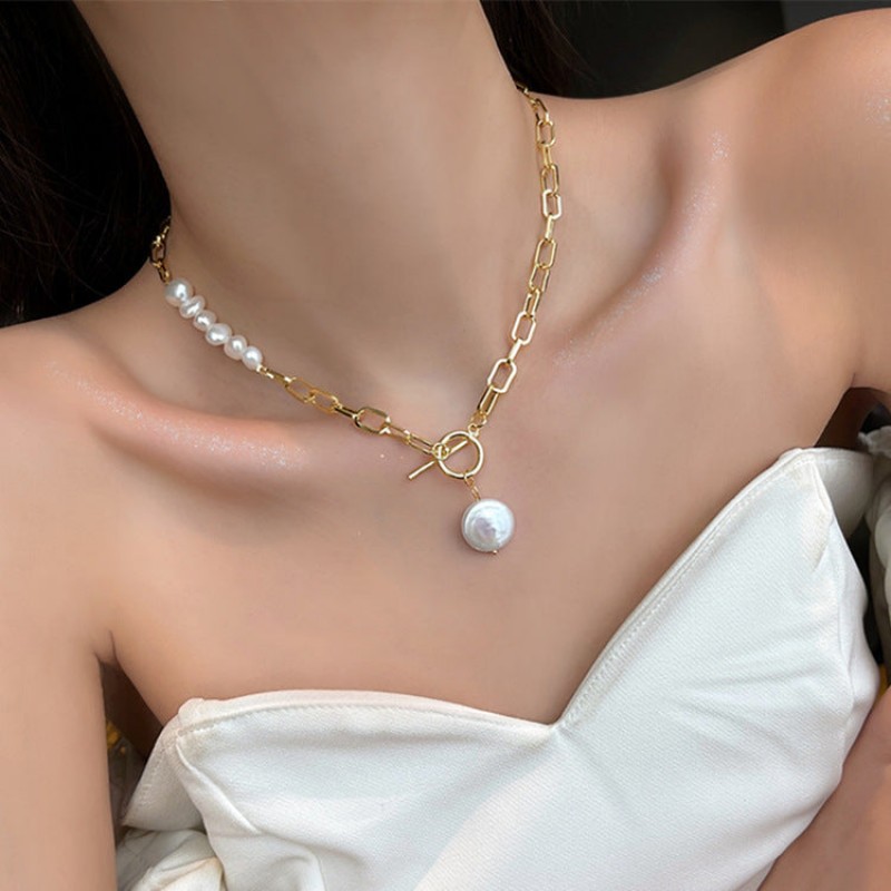 Elegant Asymmetric Pearl Necklace Unique and Moder...