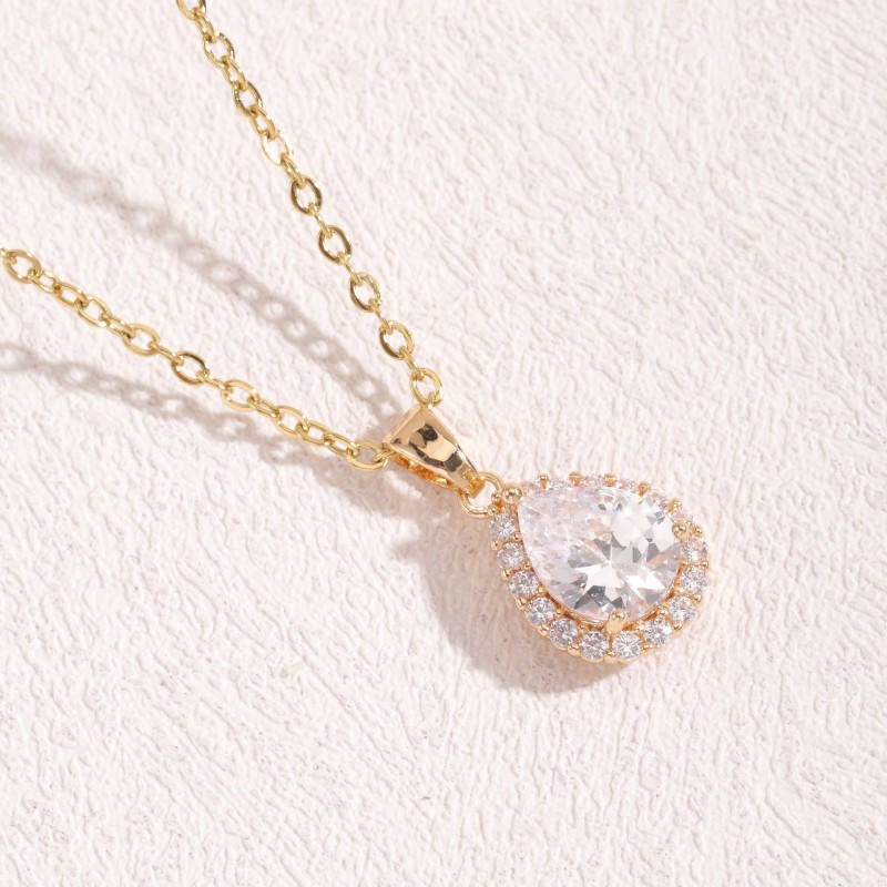 Fashion Water Drops Pendant Necklace, Radiant Teardrop Pendant with Brilliant Crystals, Perfect for Adding a Touch of Luxury and Charm