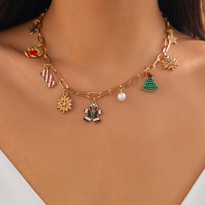 Christmas Tree Pendant Necklace – Festive Holiday Jewelry for the Christmas Season