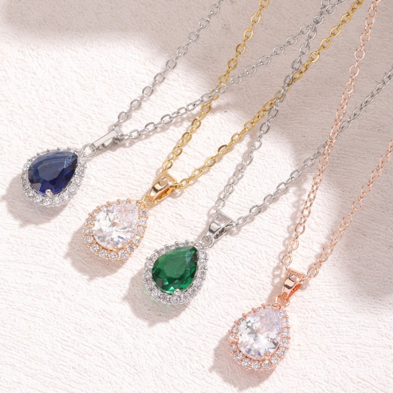 Fashion Water Drops Pendant Necklace, Radiant Teardrop Pendant with Brilliant Crystals, Perfect for Adding a Touch of Luxury and Charm